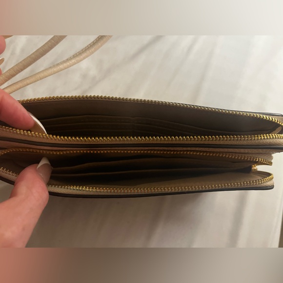 Coach. Wristlet. Brown/cream/gold - Picture 2 of 6